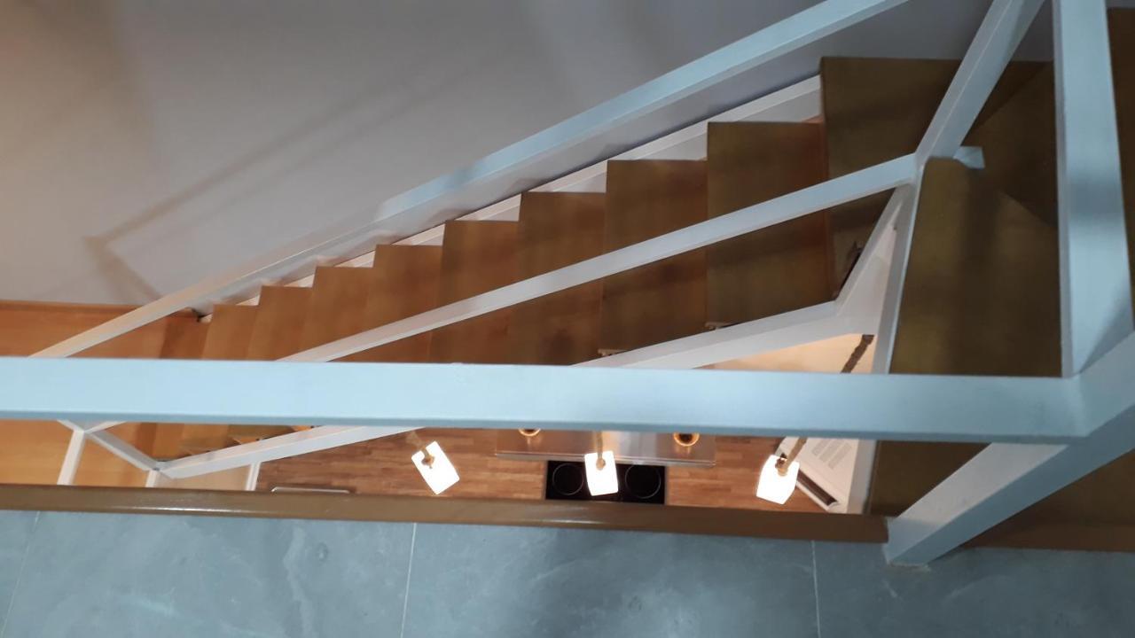 サン・フェルナンドDuplex Daisesアパートメント エクステリア 写真